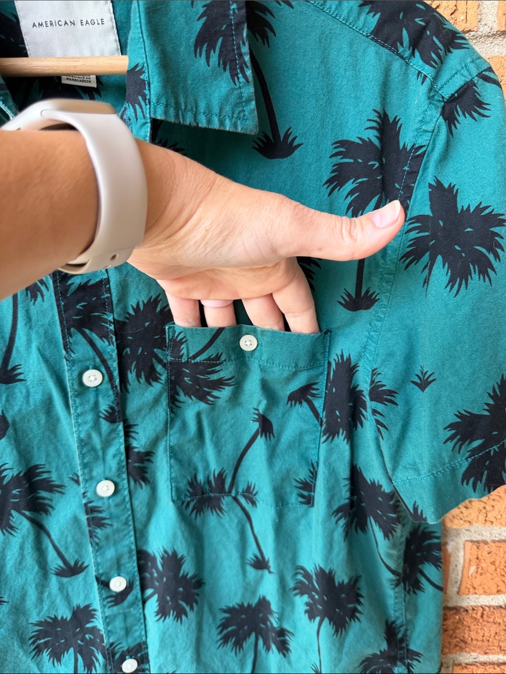 2 American Eagle Aeropostale Mens Medium Hawaiian Tropical Button Up Shirts - Picture 6 of 9